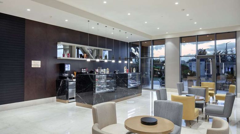 <b>Hilton Istanbul Bakirkoy Restaurant</b>. Images powered by <a href="https://iceportal.shijigroup.com/" title="IcePortal" target="_blank">IcePortal</a>.