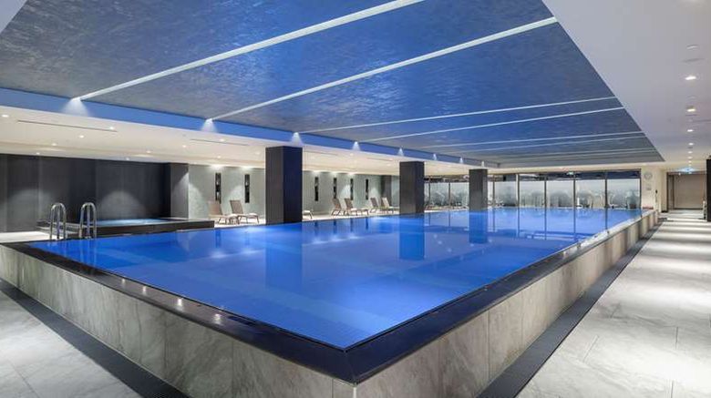 <b>Hilton Istanbul Bakirkoy Pool</b>. Images powered by <a href="https://iceportal.shijigroup.com/" title="IcePortal" target="_blank">IcePortal</a>.