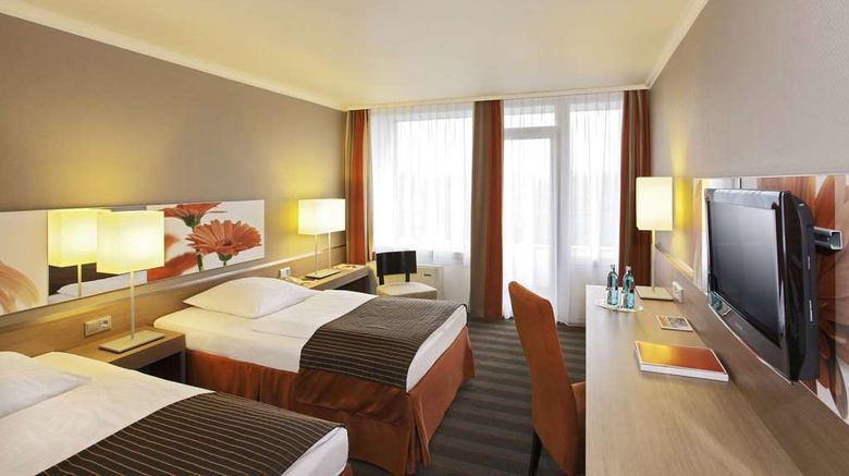 <b>H4 Hotel Frankfurt Messe Room</b>. Images powered by <a href="https://iceportal.shijigroup.com/" title="IcePortal" target="_blank">IcePortal</a>.