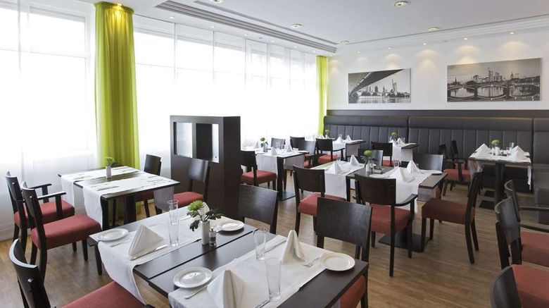 <b>H4 Hotel Frankfurt Messe Restaurant</b>. Images powered by <a href="https://iceportal.shijigroup.com/" title="IcePortal" target="_blank">IcePortal</a>.