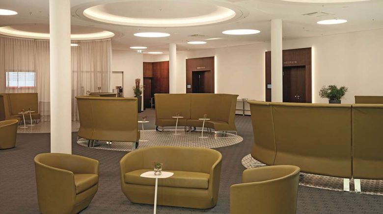 <b>Hyperion Hotel Hamburg Lobby</b>. Images powered by <a href="https://iceportal.shijigroup.com/" title="IcePortal" target="_blank">IcePortal</a>.