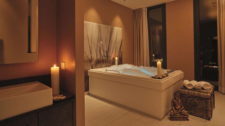 <b>Hyperion Hotel Hamburg Spa</b>. Images powered by <a href="https://iceportal.shijigroup.com/" title="IcePortal" target="_blank">IcePortal</a>.