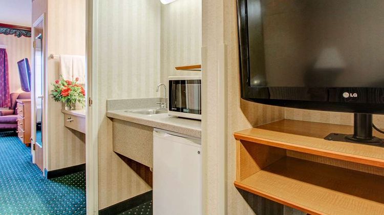 Clarion Suites Downtown Suite