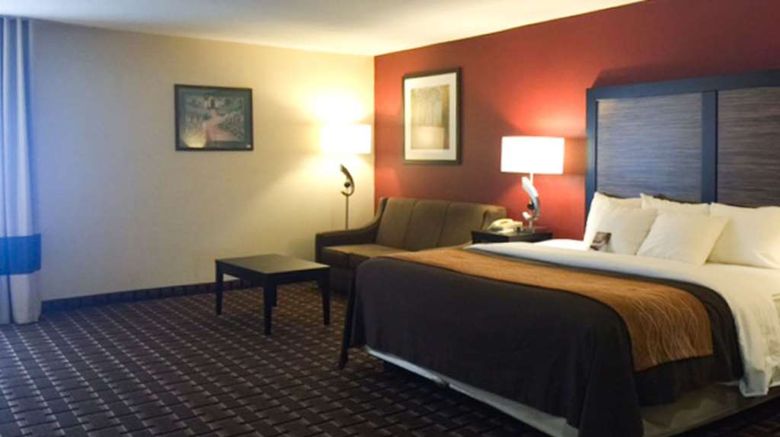 <b>Quality Inn Edmund Pettus Bridge area Suite</b>. Images powered by <a href="https://iceportal.shijigroup.com/" title="IcePortal" target="_blank">IcePortal</a>.
