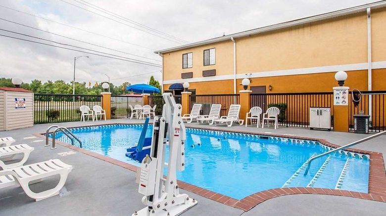 <b>Quality Inn Edmund Pettus Bridge area Pool</b>. Images powered by <a href="https://iceportal.shijigroup.com/" title="IcePortal" target="_blank">IcePortal</a>.