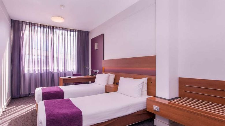 <b>Quality Hotel Ambassador Perth Room</b>. Images powered by <a href="https://iceportal.shijigroup.com/" title="IcePortal" target="_blank">IcePortal</a>.