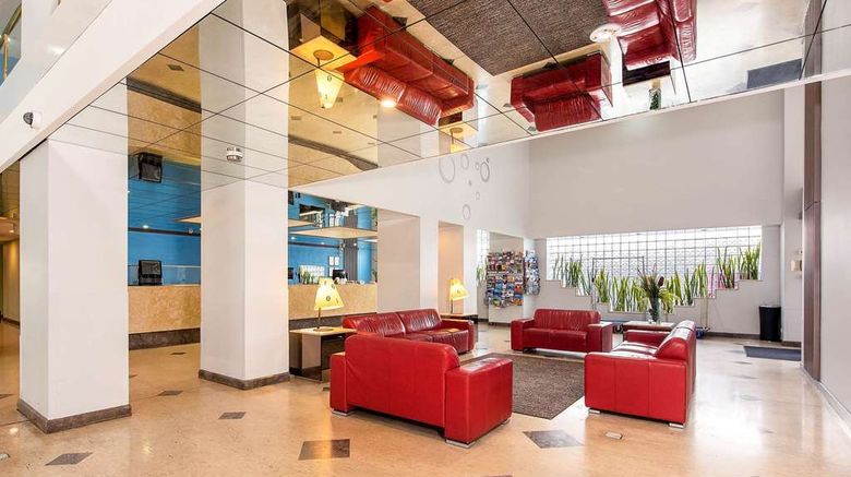 <b>Quality Hotel Ambassador Perth Lobby</b>. Images powered by <a href="https://iceportal.shijigroup.com/" title="IcePortal" target="_blank">IcePortal</a>.