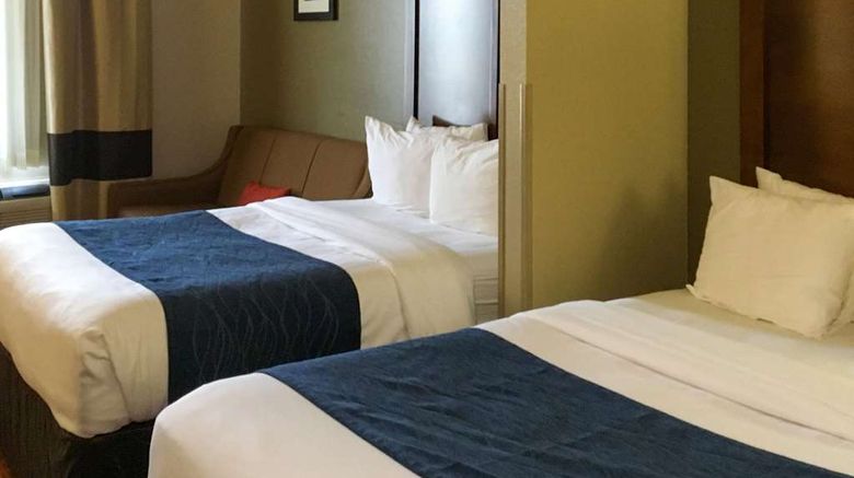 <b>Comfort Inn & Suites Tucson Suite</b>. Images powered by <a href="https://iceportal.shijigroup.com/" title="IcePortal" target="_blank">IcePortal</a>.