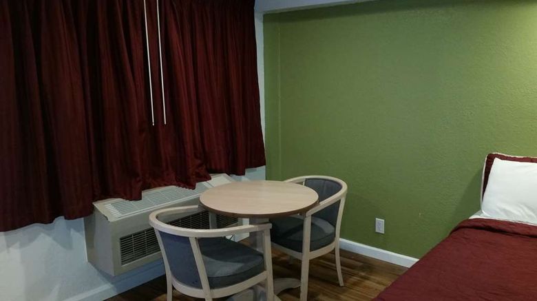 <b>Rodeway Inn Civic Center Room</b>. Images powered by <a href="https://iceportal.shijigroup.com/" title="IcePortal" target="_blank">IcePortal</a>.
