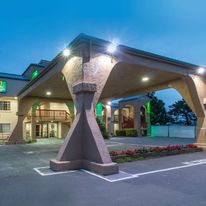 Quality Inn & Suites Redwood Coast