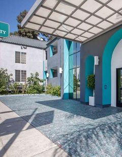Quality Inn Near Hollywood Walk of Fame