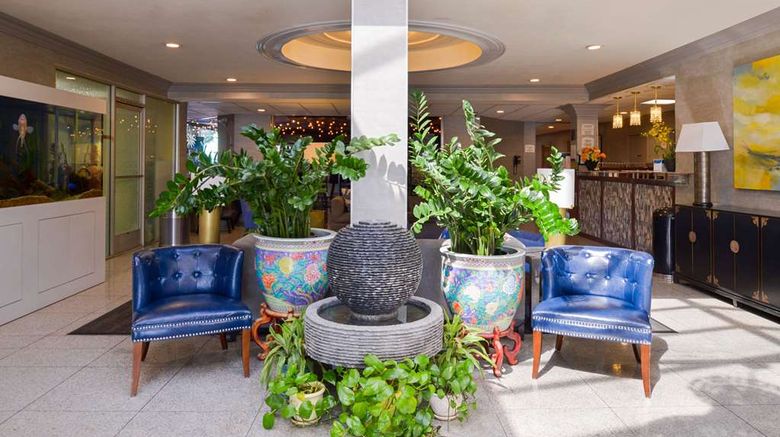<b>Quality Inn & Suites Montebello Lobby</b>. Images powered by <a href="https://iceportal.shijigroup.com/" title="IcePortal" target="_blank">IcePortal</a>.