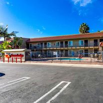 Econo Lodge Inn & Suites Escondido Dtwn