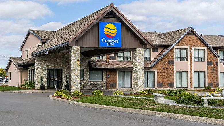 Comfort Inn Barrie Exterior. Images powered by <a href="https://iceportal.shijigroup.com" target="_blank" rel="noopener">Ice Portal</a>.