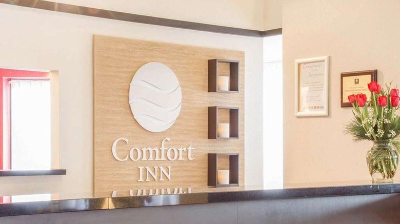 <b>Comfort Inn Parry Sound Lobby</b>. Images powered by <a href="https://iceportal.shijigroup.com/" title="IcePortal" target="_blank">IcePortal</a>.