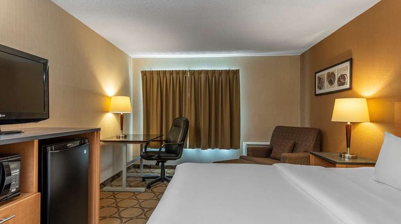 <b>Comfort Inn Parry Sound Room</b>. Images powered by <a href="https://iceportal.shijigroup.com/" title="IcePortal" target="_blank">IcePortal</a>.