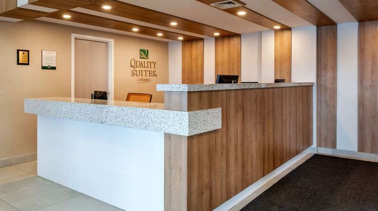 Quality Suites Lobby