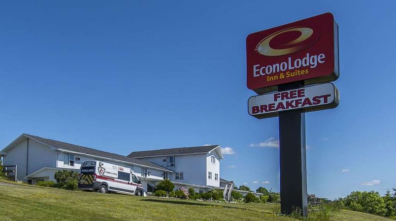 <b>Econo Lodge & Suites Exterior</b>. Images powered by <a href="https://iceportal.shijigroup.com/" title="IcePortal" target="_blank">IcePortal</a>.