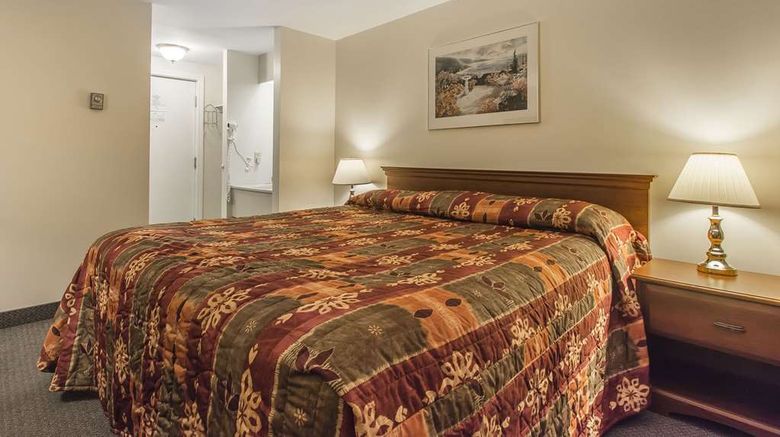 <b>Econo Lodge & Suites Room</b>. Images powered by <a href="https://iceportal.shijigroup.com/" title="IcePortal" target="_blank">IcePortal</a>.