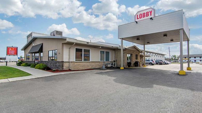 <b>Econo Lodge Thunder Bay Exterior</b>. Images powered by <a href="https://iceportal.shijigroup.com/" title="IcePortal" target="_blank">IcePortal</a>.