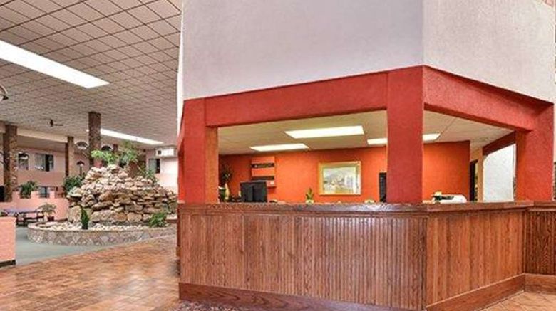 <b>Rodeway Inn Lobby</b>. Images powered by <a href="https://iceportal.shijigroup.com/" title="IcePortal" target="_blank">IcePortal</a>.