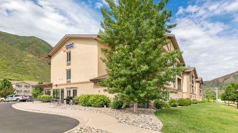 Glenwood Suites, Ascend Collection Hotel Exterior. Images powered by <a href="https://iceportal.shijigroup.com" target="_blank" rel="noopener">Ice Portal</a>.