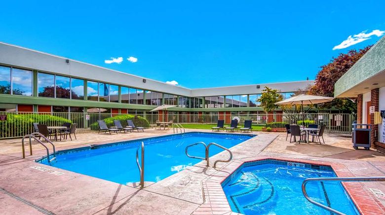 <b>Clarion Inn Grand Junction Pool</b>. Images powered by <a href="https://iceportal.shijigroup.com/" title="IcePortal" target="_blank">IcePortal</a>.