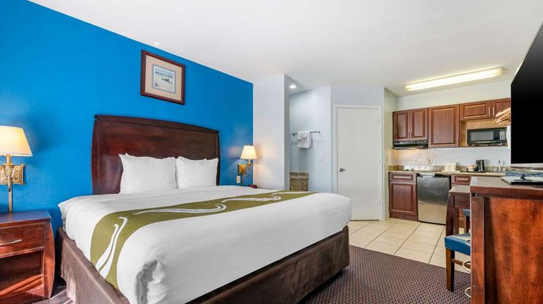 <b>Quality Inn Sarasota North Near Lido Key Suite</b>. Images powered by <a href="https://iceportal.shijigroup.com/" title="IcePortal" target="_blank">IcePortal</a>.
