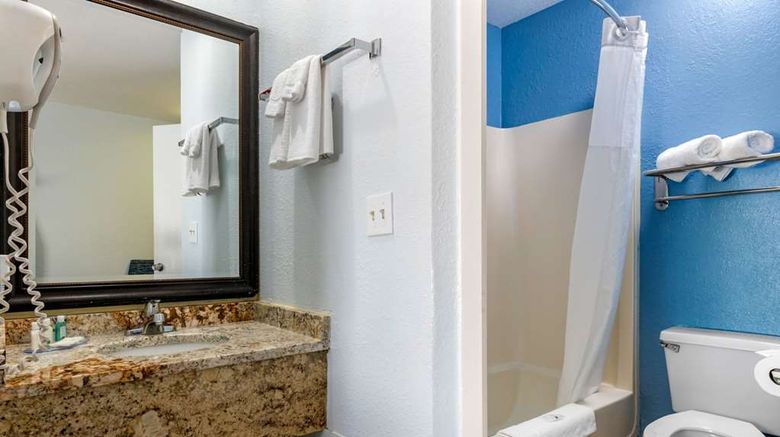 <b>Quality Inn Sarasota North Near Lido Key Suite</b>. Images powered by <a href="https://iceportal.shijigroup.com/" title="IcePortal" target="_blank">IcePortal</a>.