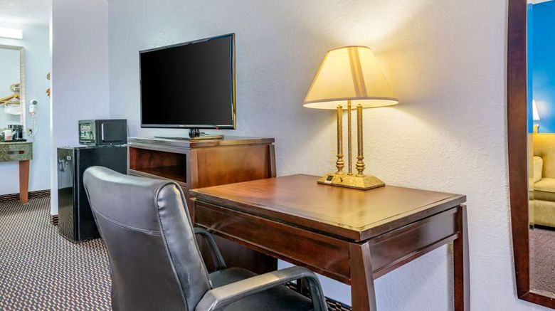 <b>Quality Inn Sarasota North Near Lido Key Room</b>. Images powered by <a href="https://iceportal.shijigroup.com/" title="IcePortal" target="_blank">IcePortal</a>.
