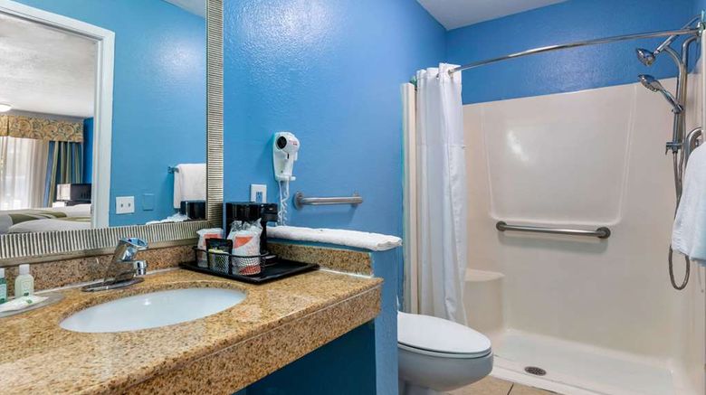 <b>Quality Inn Sarasota North Near Lido Key Room</b>. Images powered by <a href="https://iceportal.shijigroup.com/" title="IcePortal" target="_blank">IcePortal</a>.