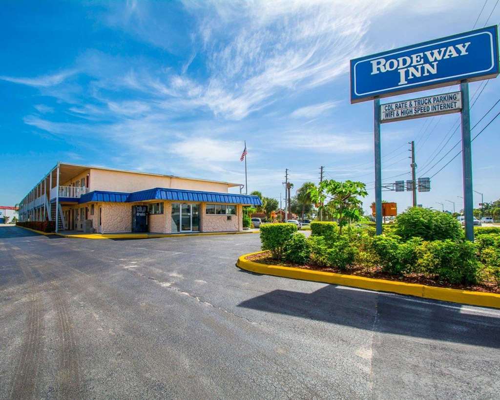 Experience Comfort and Convenience at Travel Inn Motel, Fort Pierce, FL