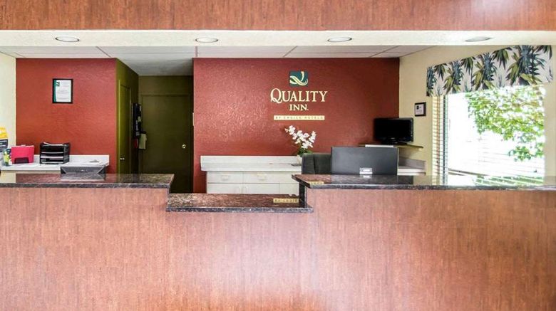 <b>Quality Inn Sarasota Lobby</b>. Images powered by <a href="https://iceportal.shijigroup.com/" title="IcePortal" target="_blank">IcePortal</a>.