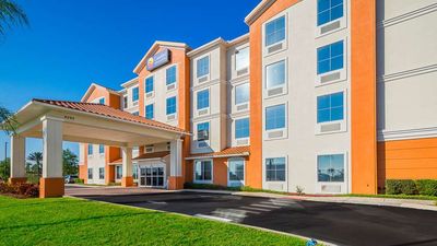 Comfort Inn & Suites Maingate South