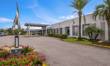 Clarion Inn & Suites Universal Studios