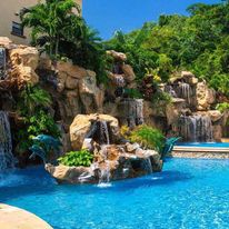 Clarion Suites Roatan at Pineapple Villa