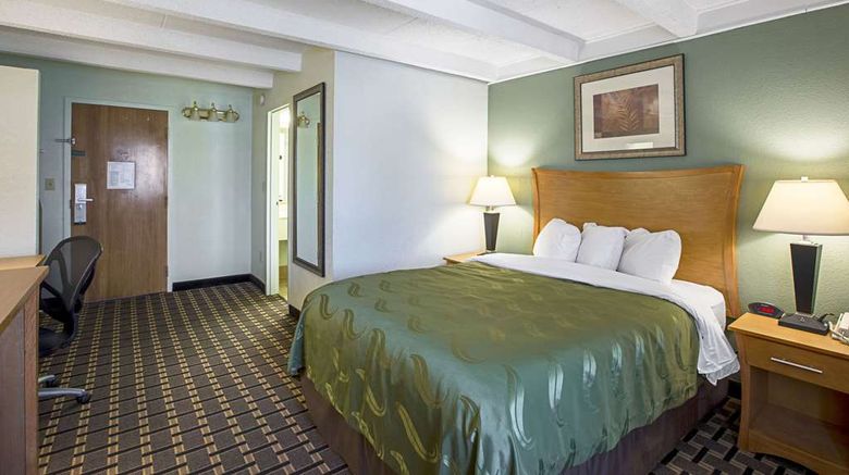 <b>Quality Inn Room</b>. Images powered by <a href="https://iceportal.shijigroup.com/" title="IcePortal" target="_blank">IcePortal</a>.