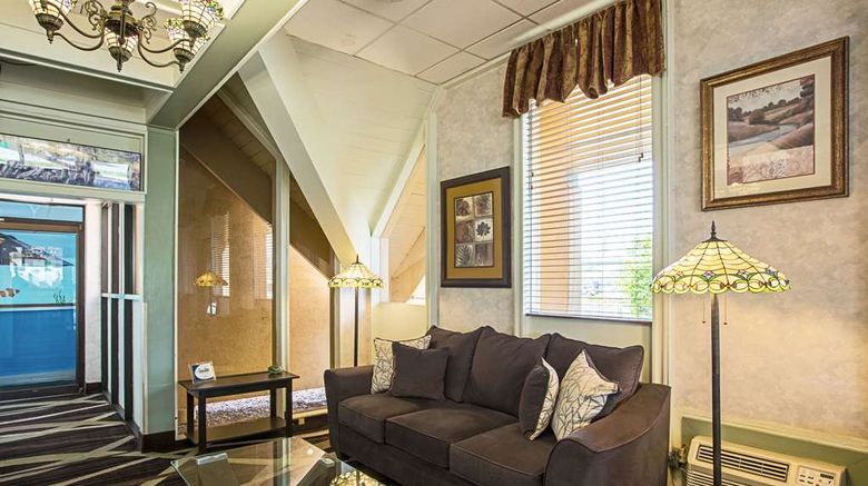 <b>Quality Inn Lobby</b>. Images powered by <a href="https://iceportal.shijigroup.com/" title="IcePortal" target="_blank">IcePortal</a>.