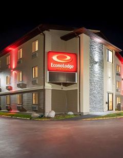 Econo Lodge Inn & Suites