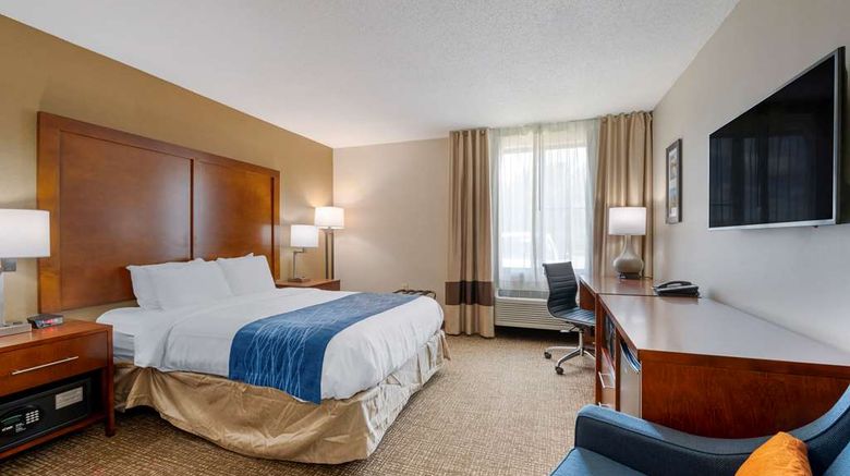 <b>Comfort Inn Room</b>. Images powered by <a href="https://iceportal.shijigroup.com/" title="IcePortal" target="_blank">IcePortal</a>.