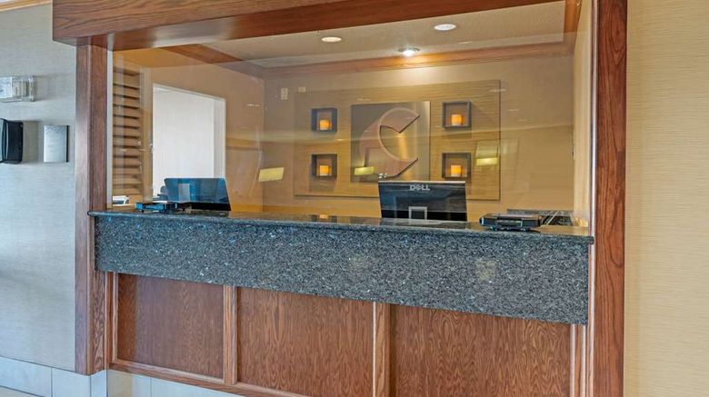 <b>Comfort Inn Lobby</b>. Images powered by <a href="https://iceportal.shijigroup.com/" title="IcePortal" target="_blank">IcePortal</a>.