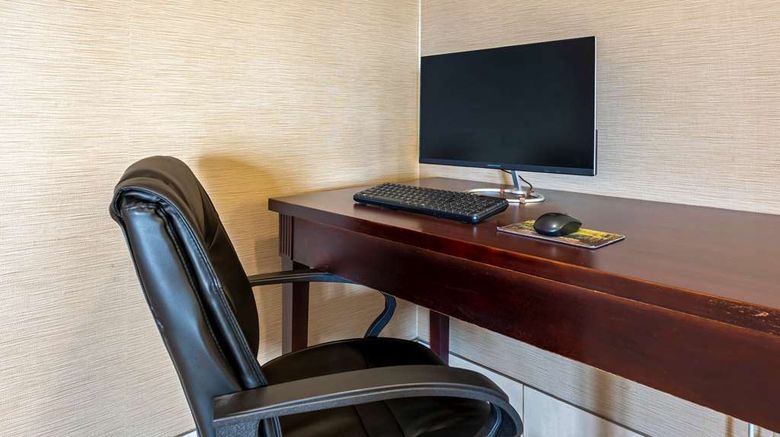 <b>Comfort Inn Other</b>. Images powered by <a href="https://iceportal.shijigroup.com/" title="IcePortal" target="_blank">IcePortal</a>.