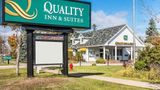 Quality Inn & Suites Mackinaw City Exterior