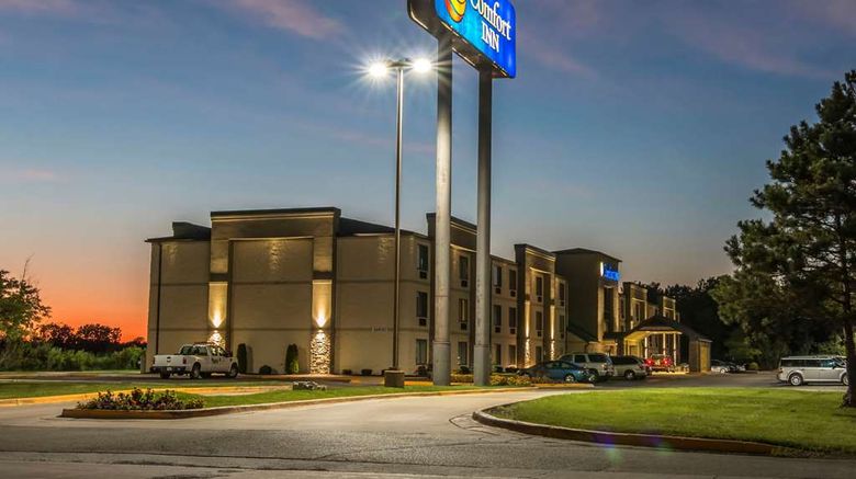 Comfort Inn Metro Airport Exterior. Images powered by <a href="https://iceportal.shijigroup.com" target="_blank" rel="noopener">Ice Portal</a>.