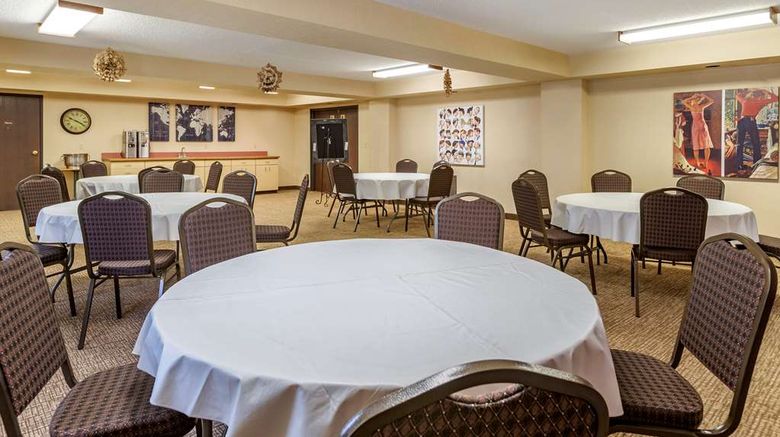 <b>Quality Inn St Ignace Meeting</b>. Images powered by <a href="https://iceportal.shijigroup.com/" title="IcePortal" target="_blank">IcePortal</a>.
