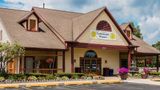 Econo Lodge Inn &  Suites Grand Rapids Exterior