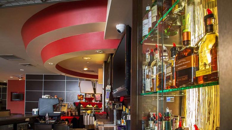 <b>Cambria hotel & suites Traverse City Restaurant</b>. Images powered by <a href="https://iceportal.shijigroup.com/" title="IcePortal" target="_blank">IcePortal</a>.
