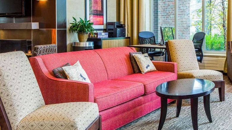 <b>Cambria hotel & suites Traverse City Lobby</b>. Images powered by <a href="https://iceportal.shijigroup.com/" title="IcePortal" target="_blank">IcePortal</a>.