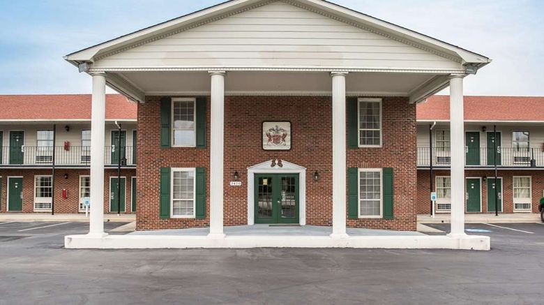 <b>Econo Lodge Crystal Coast Exterior</b>. Images powered by <a href="https://iceportal.shijigroup.com/" title="IcePortal" target="_blank">IcePortal</a>.
