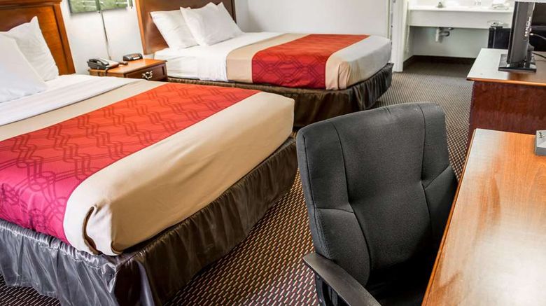 <b>Econo Lodge Crystal Coast Room</b>. Images powered by <a href="https://iceportal.shijigroup.com/" title="IcePortal" target="_blank">IcePortal</a>.